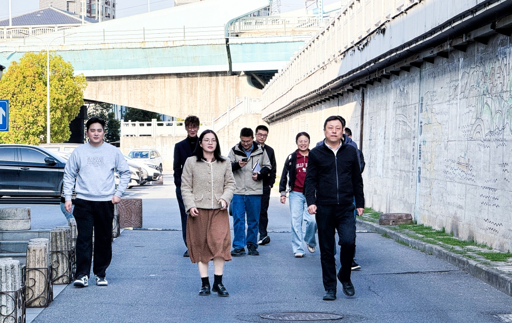 鏡湖區(qū)委常委、副區(qū)長(zhǎng)高偉來(lái)園調(diào)研指導(dǎo)工作